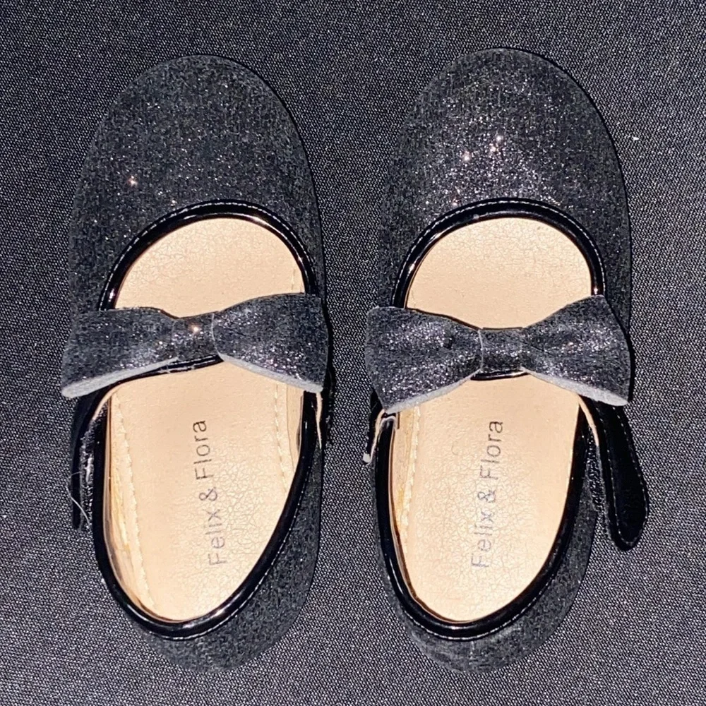 FELIX  & FLORA GIRLS  SIZE 8 BLACK GLITTERY DRESS SHOES HOOK LOOP STRAP W/‎ BOW